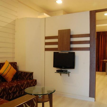 Shreemaya Hotel Indore Buitenkant foto