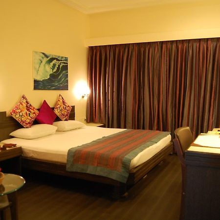 Shreemaya Hotel Indore Buitenkant foto