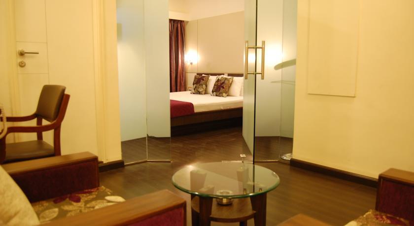 Shreemaya Hotel Indore Buitenkant foto