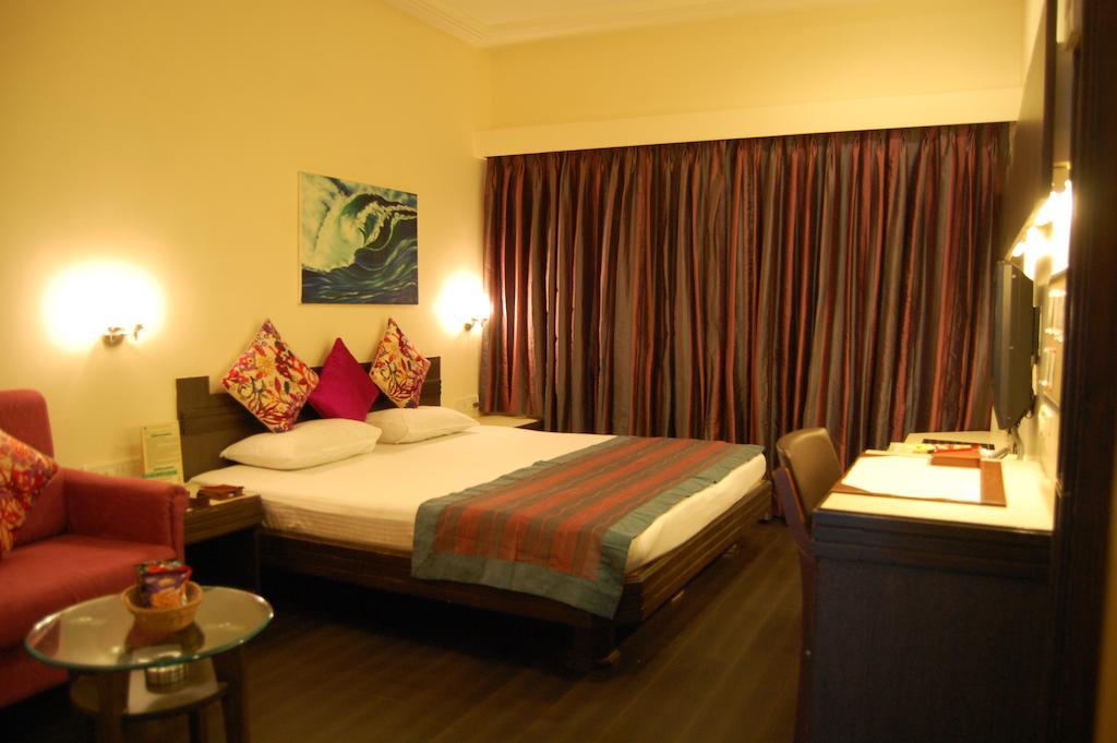Shreemaya Hotel Indore Buitenkant foto